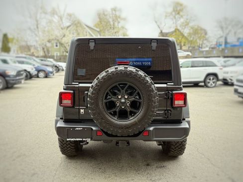 Used 2025 Jeep Wrangler Willys image 10