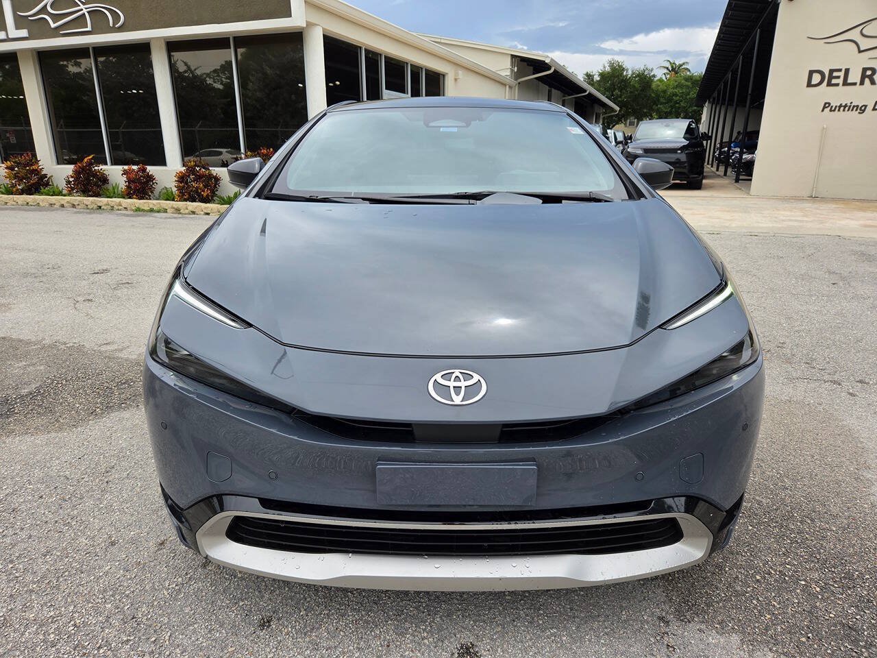 Used 2024 Toyota Prius Prime FWD image 2