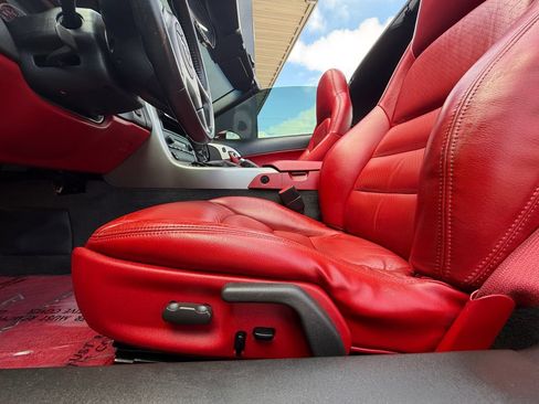 Used 2005 Chevrolet Corvette Coupe w/ Preferred Equipment Group RWD image 29