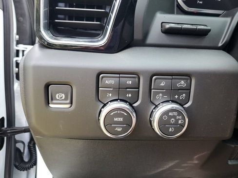 New 2026 GMC Sierra 3500 Denali Ultimate AWD/4WD image 31