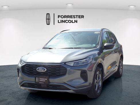 Used 2023 Ford Escape ST-Line w/ Tech Pack #1 AWD/4WD image 7