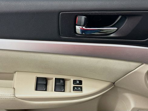 Used 2011 Subaru Outback 2.5i Premium w/ All-Weather Pkg image 15