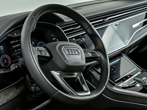 Used 2020 Audi Q8 Prestige AWD/4WD image 21