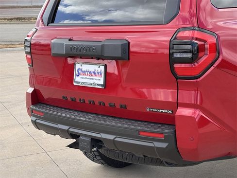 Used 2025 Toyota 4Runner TRD Off-Road image 6