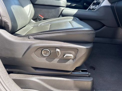 Used 2024 GMC Yukon XL Denali image 15