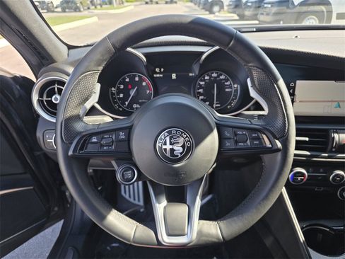 Used 2022 Alfa Romeo Giulia Veloce image 26