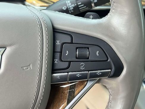 Used 2023 Cadillac Escalade ESV Sport Platinum AWD/4WD image 31