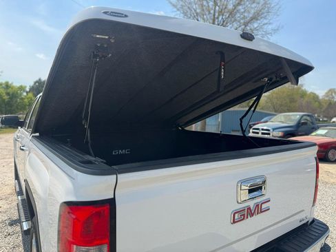 Used 2015 GMC Sierra 1500 SLT w/ SLT Crew Cab Value Package image 21