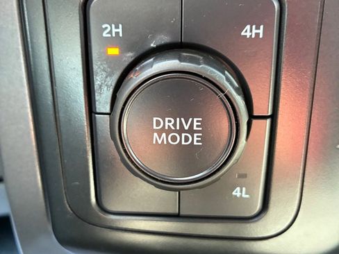 Used 2023 Ford F150 XLT AWD/4WD image 32