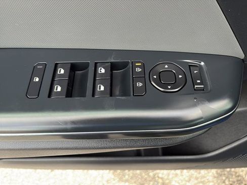 Used 2025 Kia K4 LXS image 14