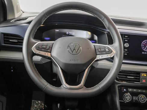 Used 2024 Volkswagen Taos SE w/ MDO Package FWD image 25