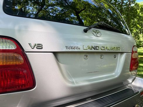 Used 2001 Toyota Land Cruiser AWD/4WD image 38
