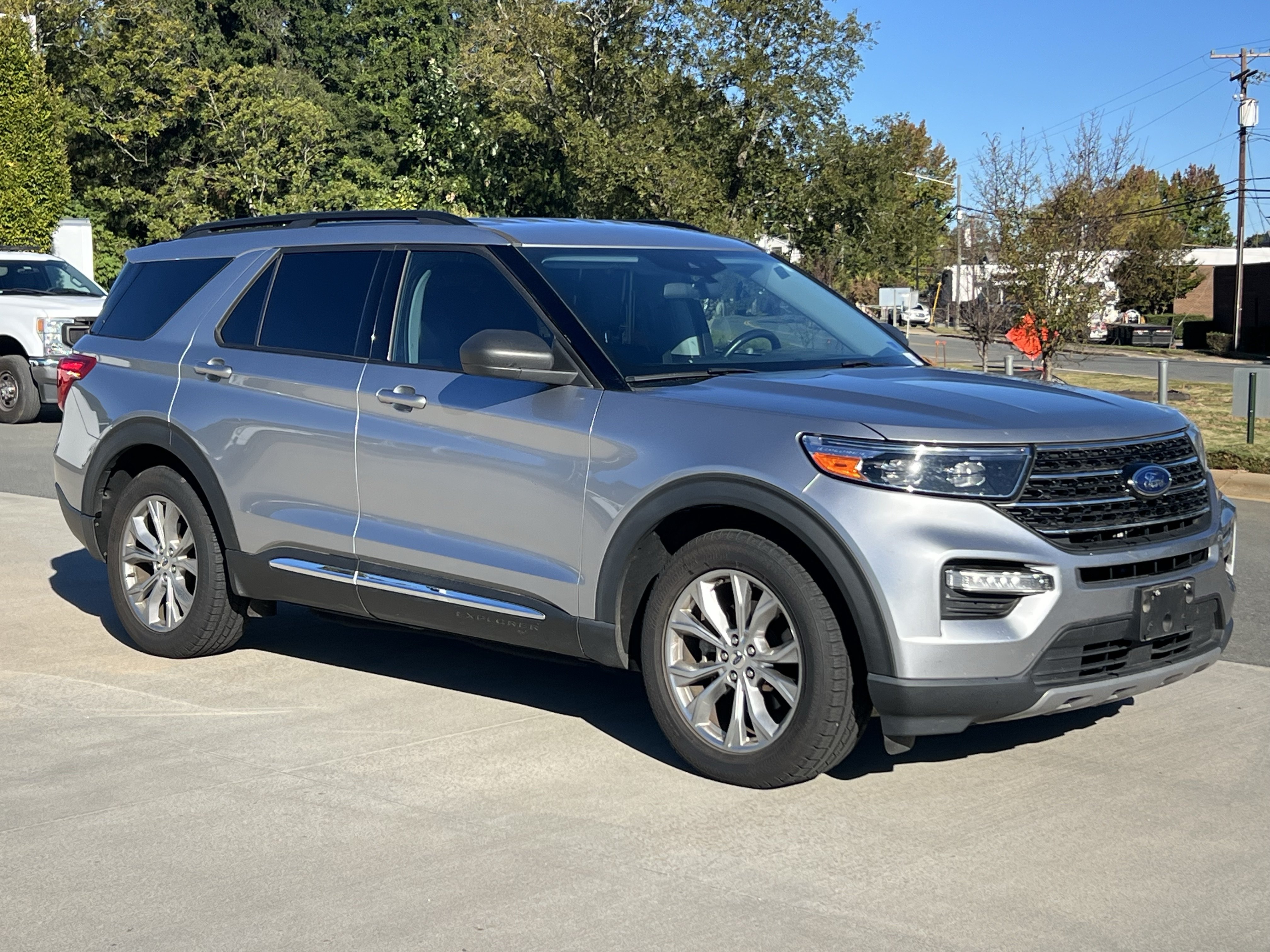 Used 2021 Ford Explorer XLT w/ Equipment Group 202A RWD image 19