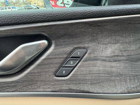 Used 2024 Jeep Grand Cherokee Limited w/ Luxury Tech Group II image 16