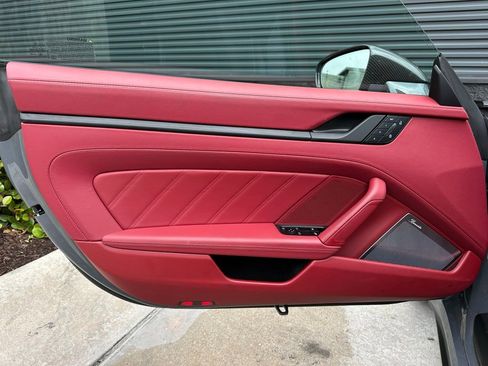 Certified 2025 Porsche 911 Targa 4 GTS AWD/4WD image 21