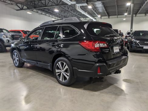 Used 2018 Subaru Outback 3.6R Limited AWD/4WD image 5