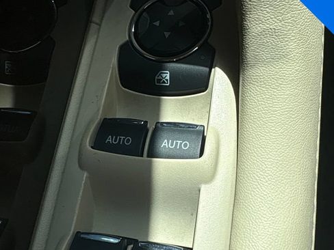 Used 2015 Lincoln MKS w/ Equipment Group 101A FWD image 14