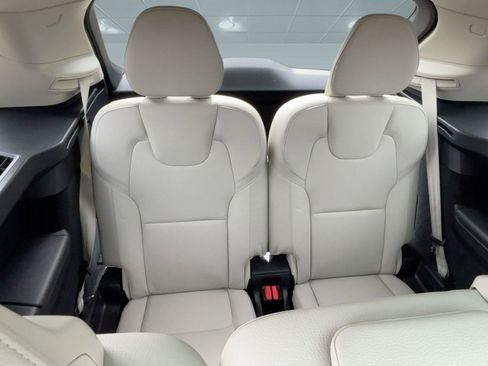 Used 2024 Volvo XC90 B6 Plus w/ Protection Package Premier image 33