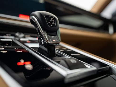 Used 2020 Porsche Panamera 4 image 32