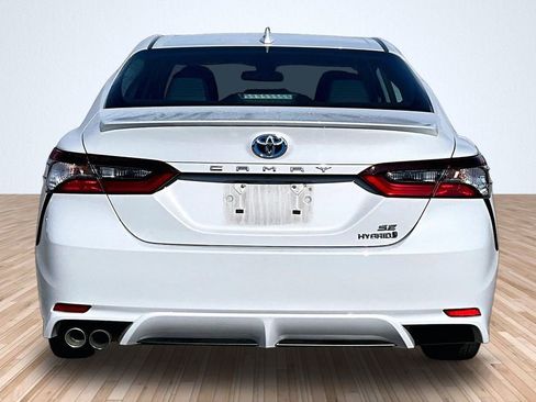 Used 2023 Toyota Camry SE FWD image 4