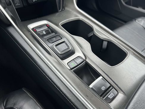 Used 2018 Honda Accord Touring image 18