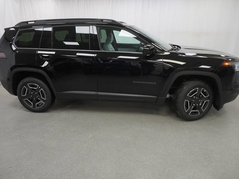 New 2026 Jeep Cherokee Laredo AWD/4WD image 9