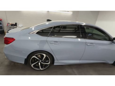 Used 2022 Honda Accord Sport image 9
