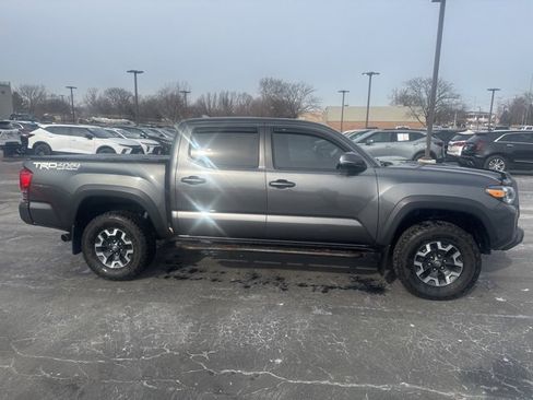 Used 2016 Toyota Tacoma SR image 5