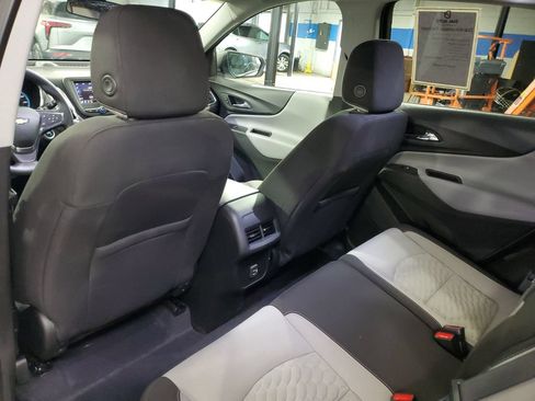 Used 2021 Chevrolet Equinox LS w/ LS Convenience Package AWD/4WD image 10
