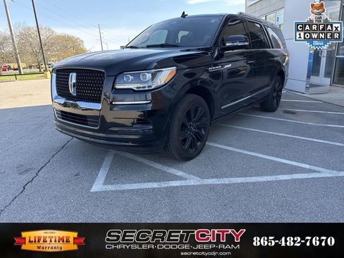 Used 2024 Lincoln Navigator L Reserve image 3