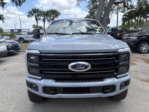Used 2025 Ford F250 Platinum image 2
