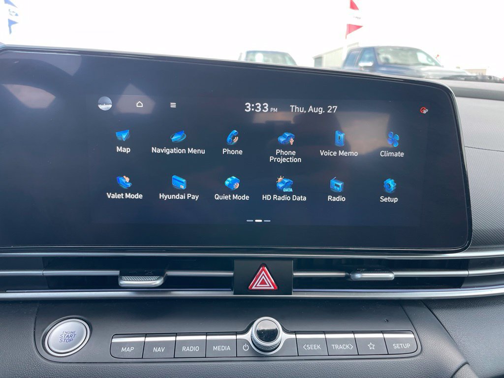Used 2025 Hyundai Elantra SEL FWD image 14