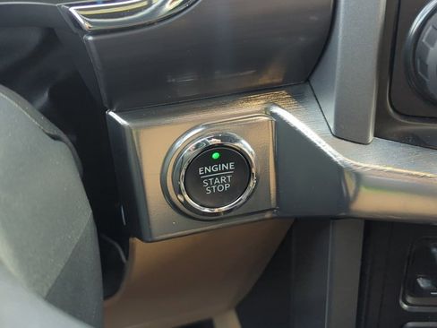 Used 2022 Ford F150 Lariat image 32