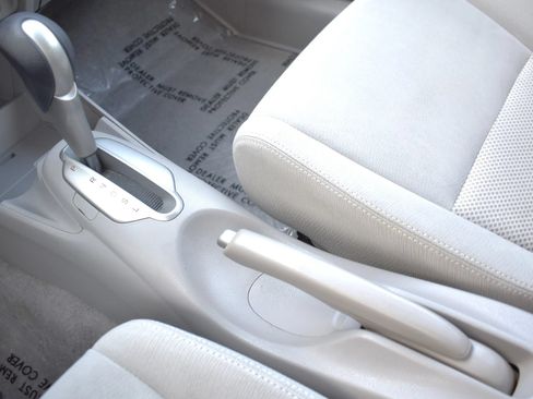 Used 2010 Honda Insight LX image 20