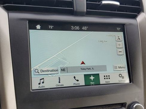 Used 2017 Ford Fusion SE w/ Fusion SE Technology Package image 25