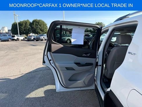 Used 2023 GMC Acadia SLT w/ Technology Package FWD image 23
