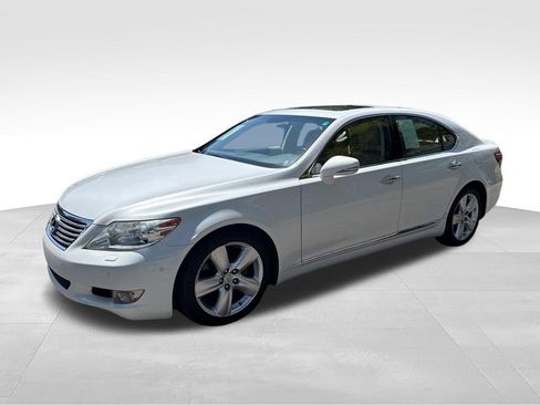 Used 2011 Lexus LS 460 w/ Luxury Value Edition RWD image 3