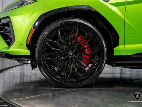 Used 2025 Lamborghini Urus SE image 13