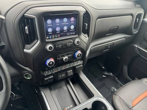 Used 2023 GMC Sierra 2500 AT4 w/ AT4 Premium Plus Package AWD/4WD image 17