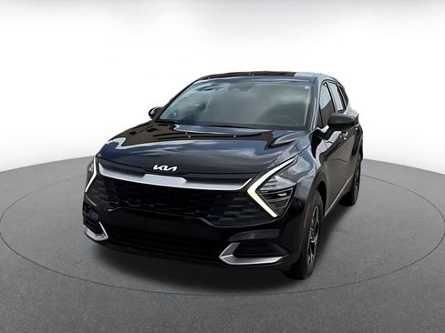 Used 2025 Kia Sportage LX image 7
