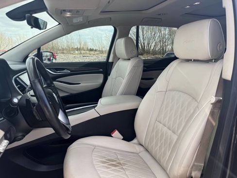 Used 2022 Buick Enclave Avenir w/ Avenir Technology Package AWD/4WD image 15