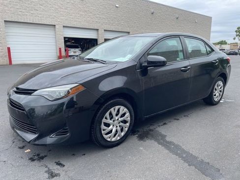 Used 2019 Toyota Corolla LE image 4