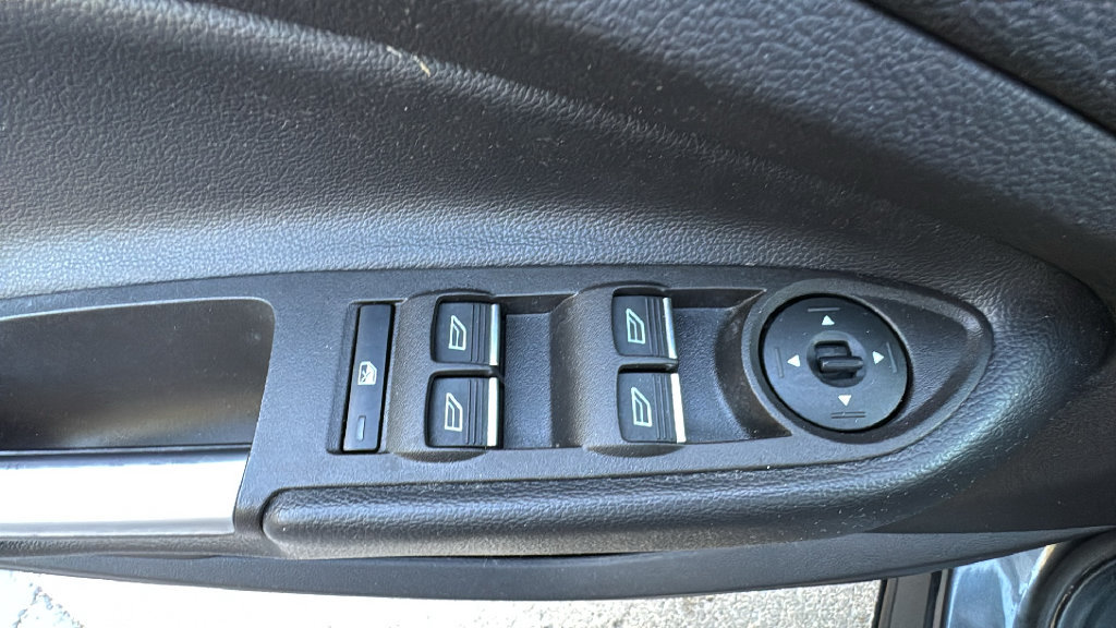 Used 2019 Ford Escape SEL AWD/4WD image 18