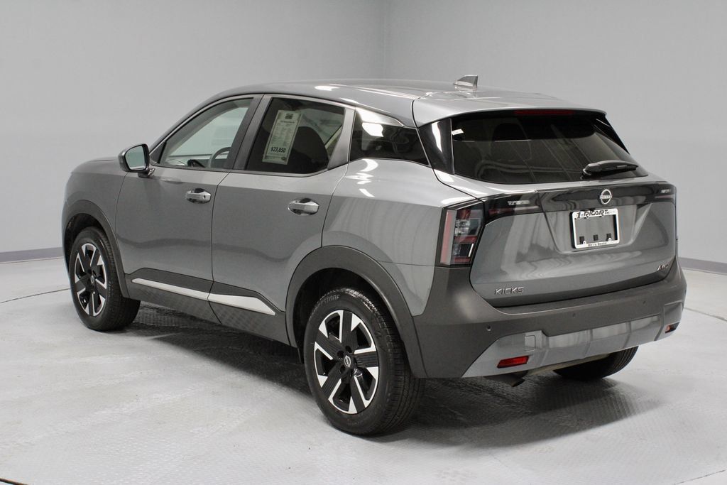 Certified 2025 Nissan Kicks SV AWD/4WD image 9