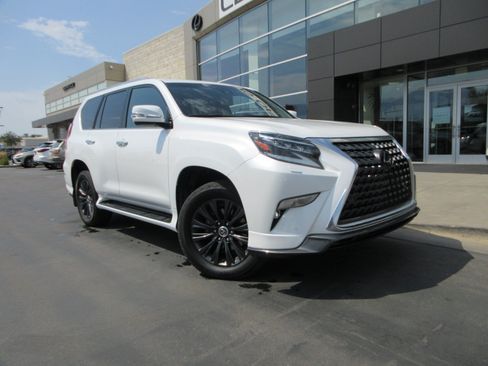 Used 2021 Lexus GX 460 Premium w/ Accessory Package AWD/4WD image 13