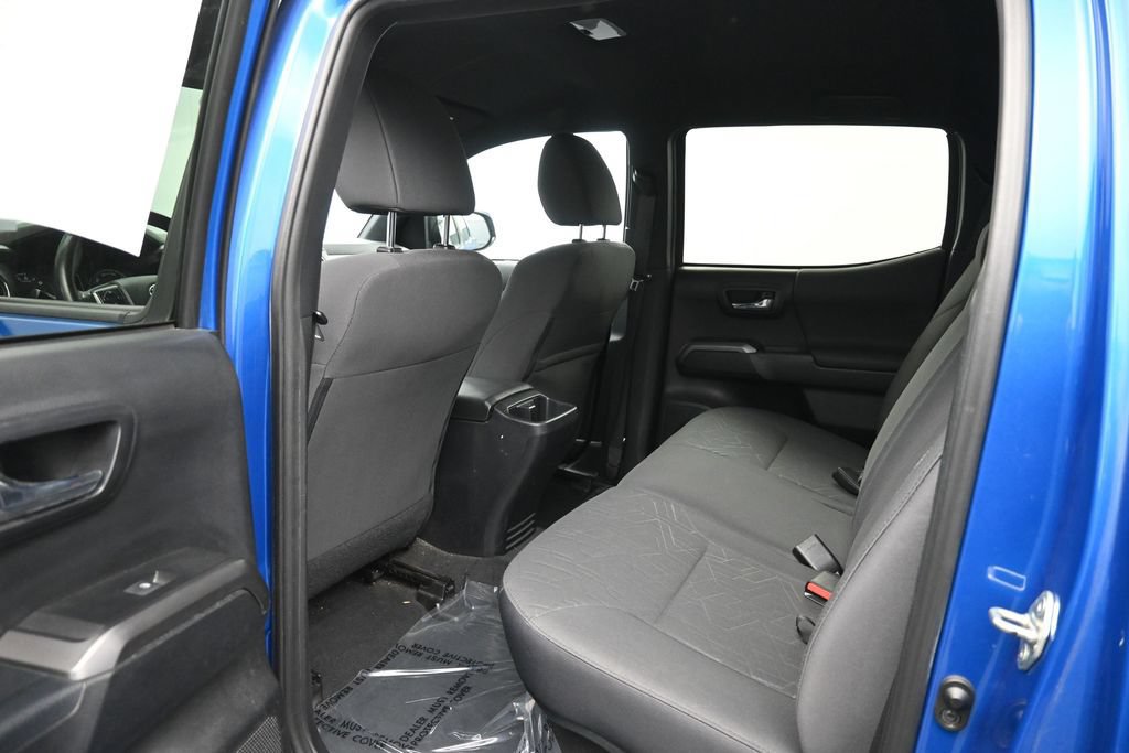 Used 2018 Toyota Tacoma TRD Sport AWD/4WD image 25