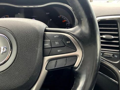Used 2018 Jeep Grand Cherokee Limited image 19
