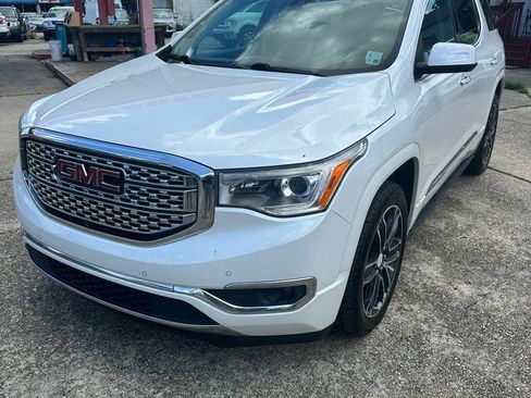 Used 2017 GMC Acadia Denali w/ Technology Package FWD image 2