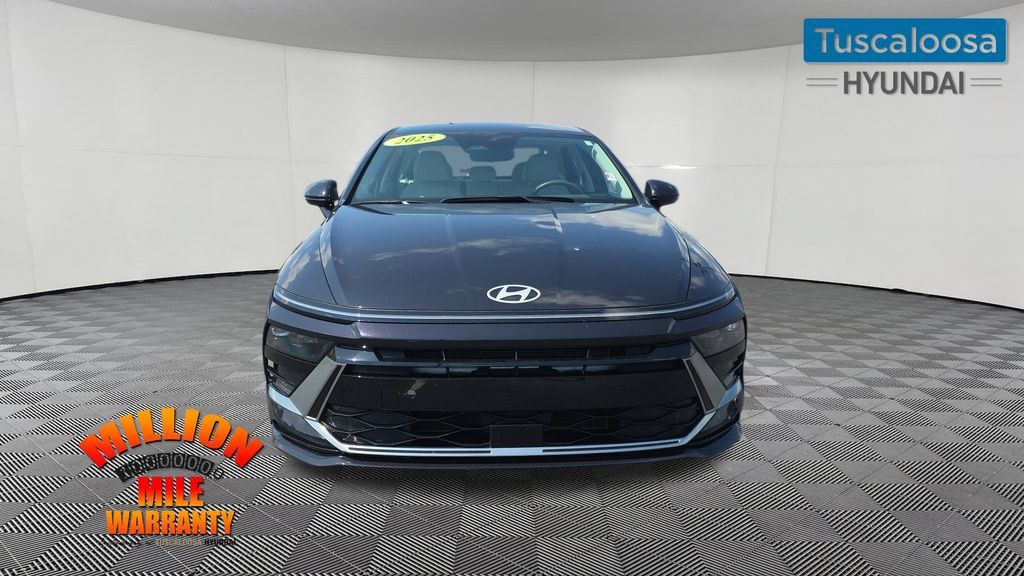 Used 2025 Hyundai Sonata SEL FWD image 2
