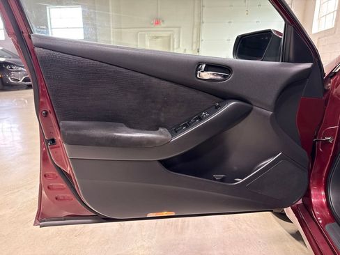 Used 2011 Nissan Altima 2.5 S FWD image 15
